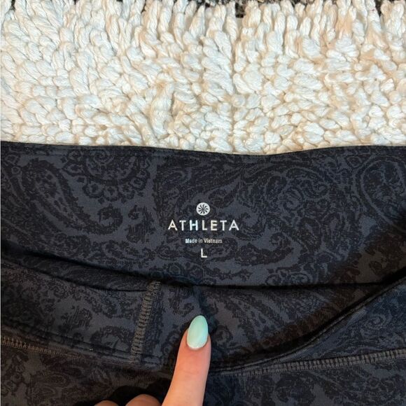 Woman’s Leggings  - Picture 2 of 3